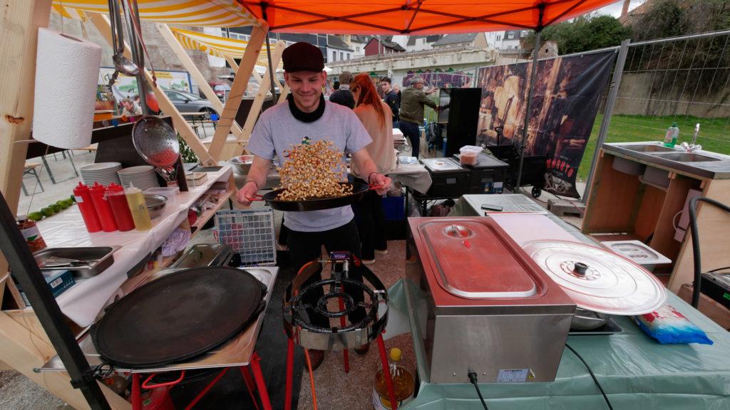 Streetfood Aachen Foodmarkt alternativ Die Essensvorbereitungen beginnen